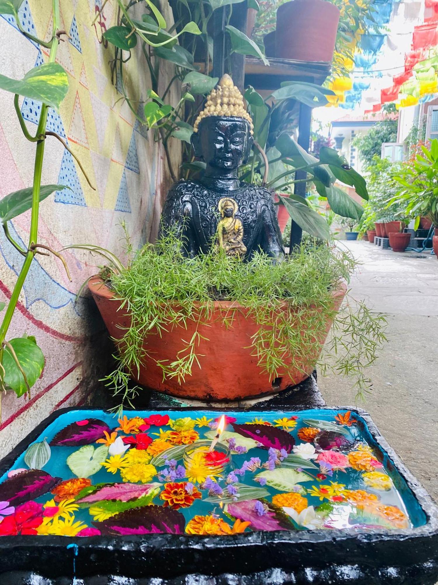Yog Hostel Katmandu Eksteriør billede