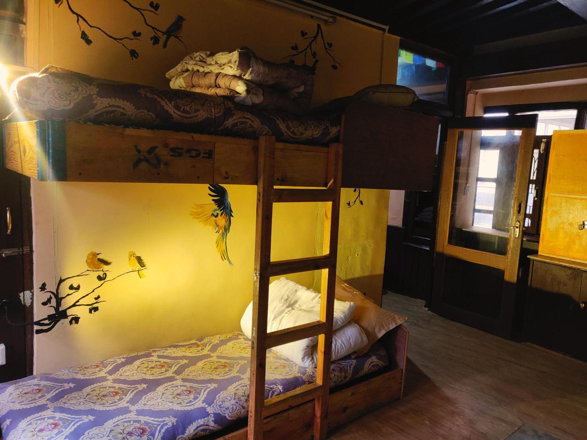Yog Hostel Katmandu Værelse billede
